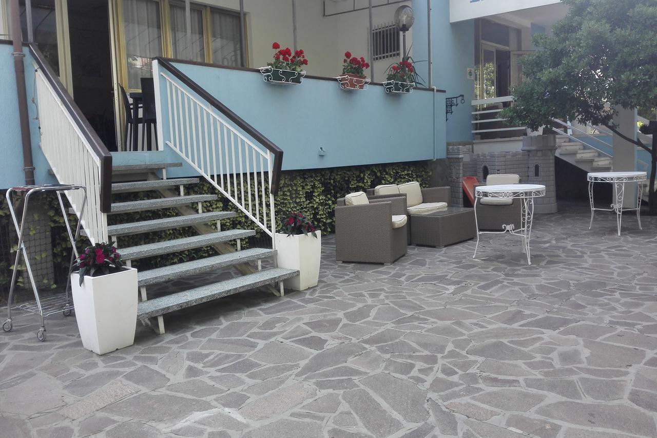 Carol Hotel 3*