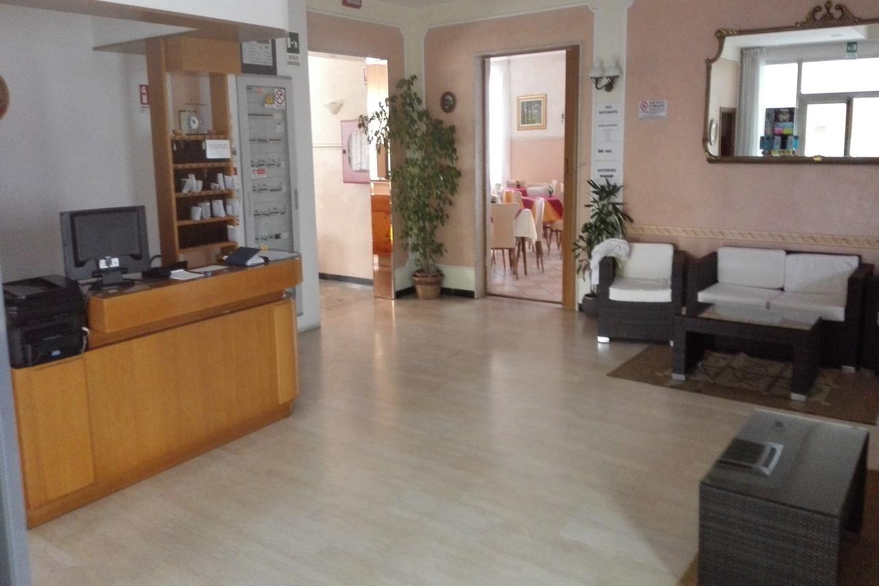 Carol Hotel