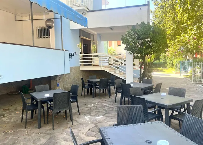 Hotel Carol