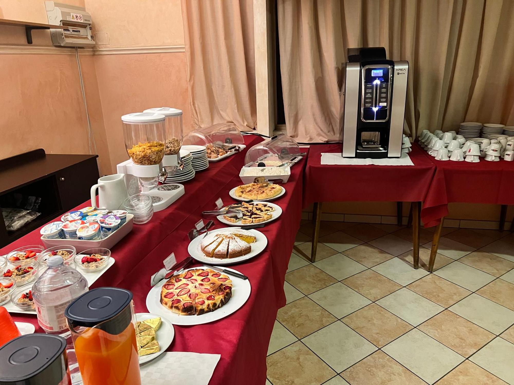 Carol Hotel 3*